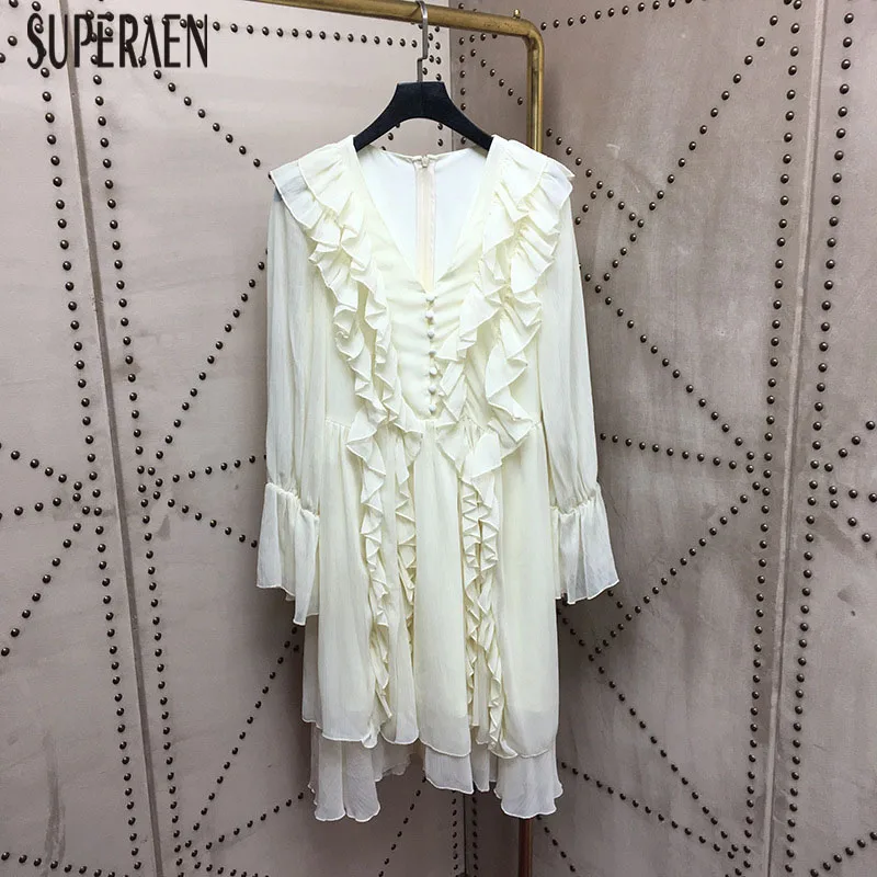 SuperAen Europe Fashion Women Dress 2019 Summer and Spring New Ladies Dress V-neck Flare Sleeve Chiffon Dress Female
SuperAen Europe Fashion Women Dress 2019 Summer and Spring New Ladies Dress V-neck Flare Sleeve Chiffon Dress Female