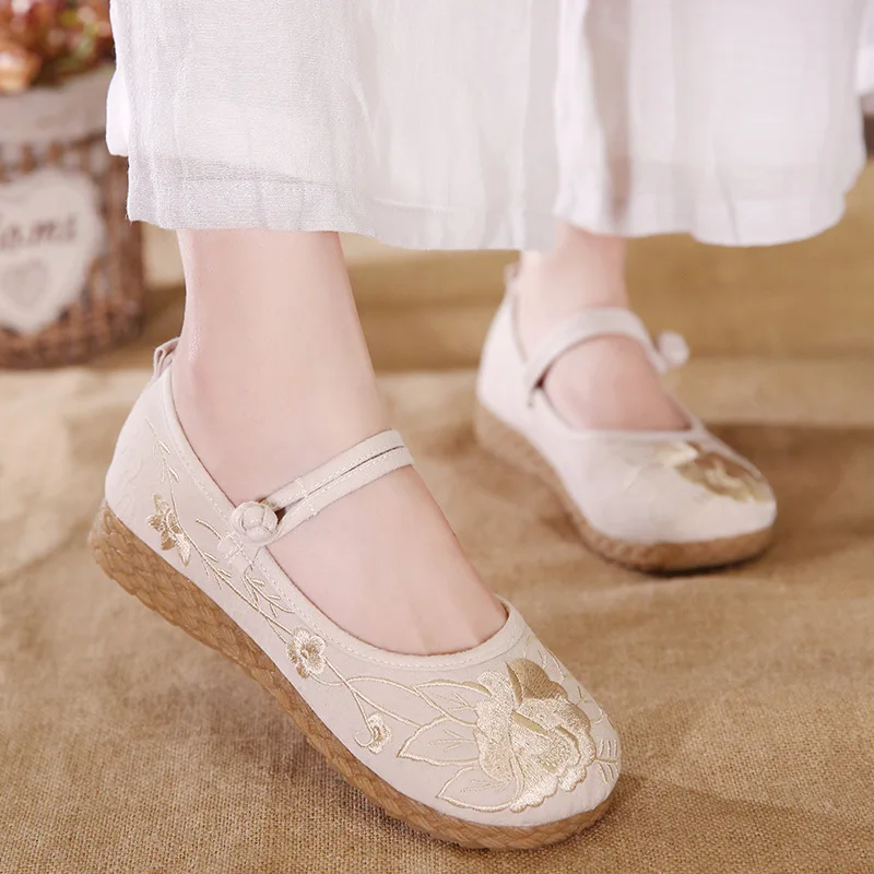 2019 New National Style Retro Female Flat Shoes Spring Summer Exquisite Fashion Embroidery Cloth Shoes Hot Casual Women Shoes
2019 New National Style Retro Female Flat Shoes Spring Summer Exquisite Fashion Embroidery Cloth Shoes Hot Casual Women Shoes
