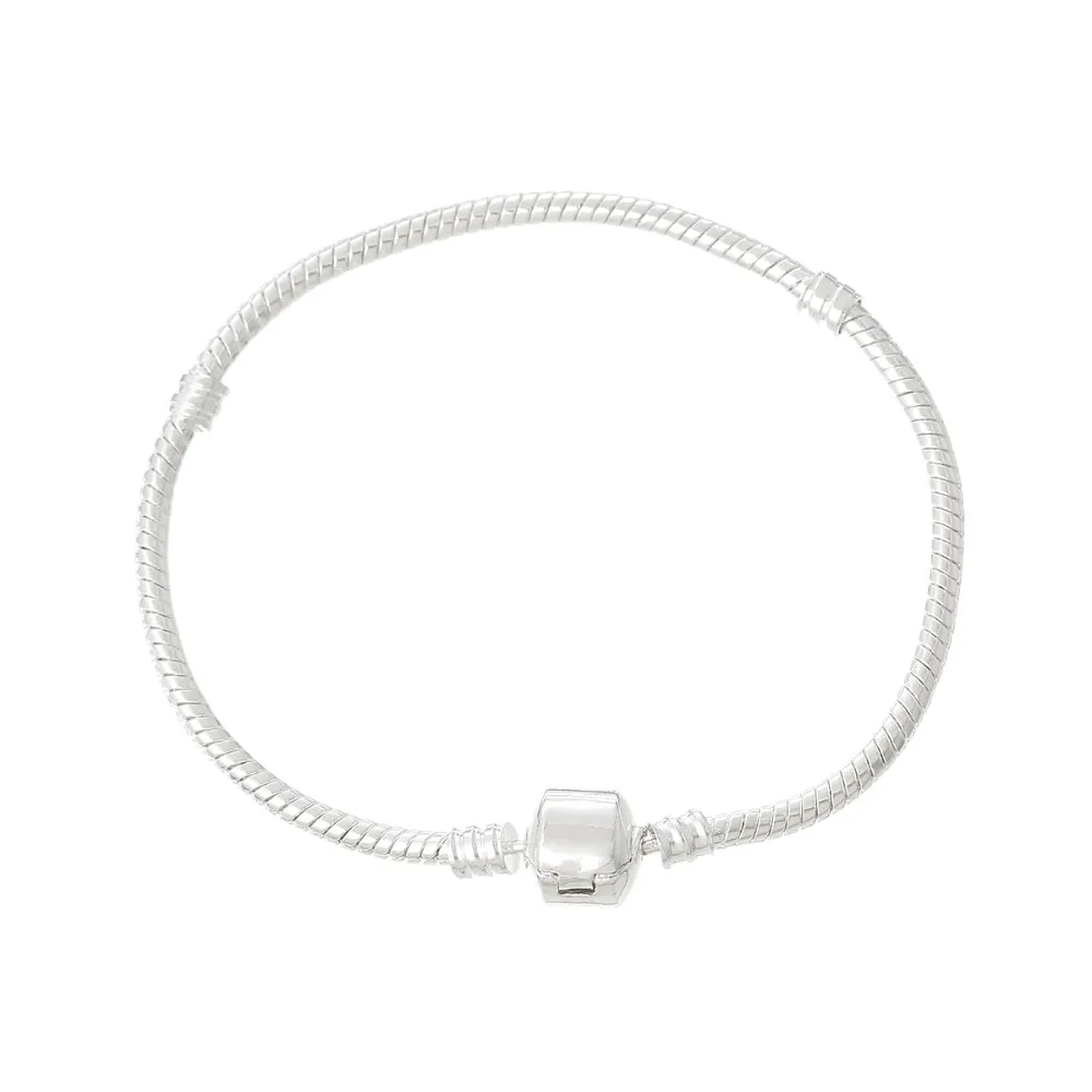 DoreenBeads Silver color Snap Clasp Snake Chain Bracelets Fit European Charm 19cm,4PCs, new
DoreenBeads Silver color Snap Clasp Snake Chain Bracelets Fit European Charm 19cm,4PCs, new
