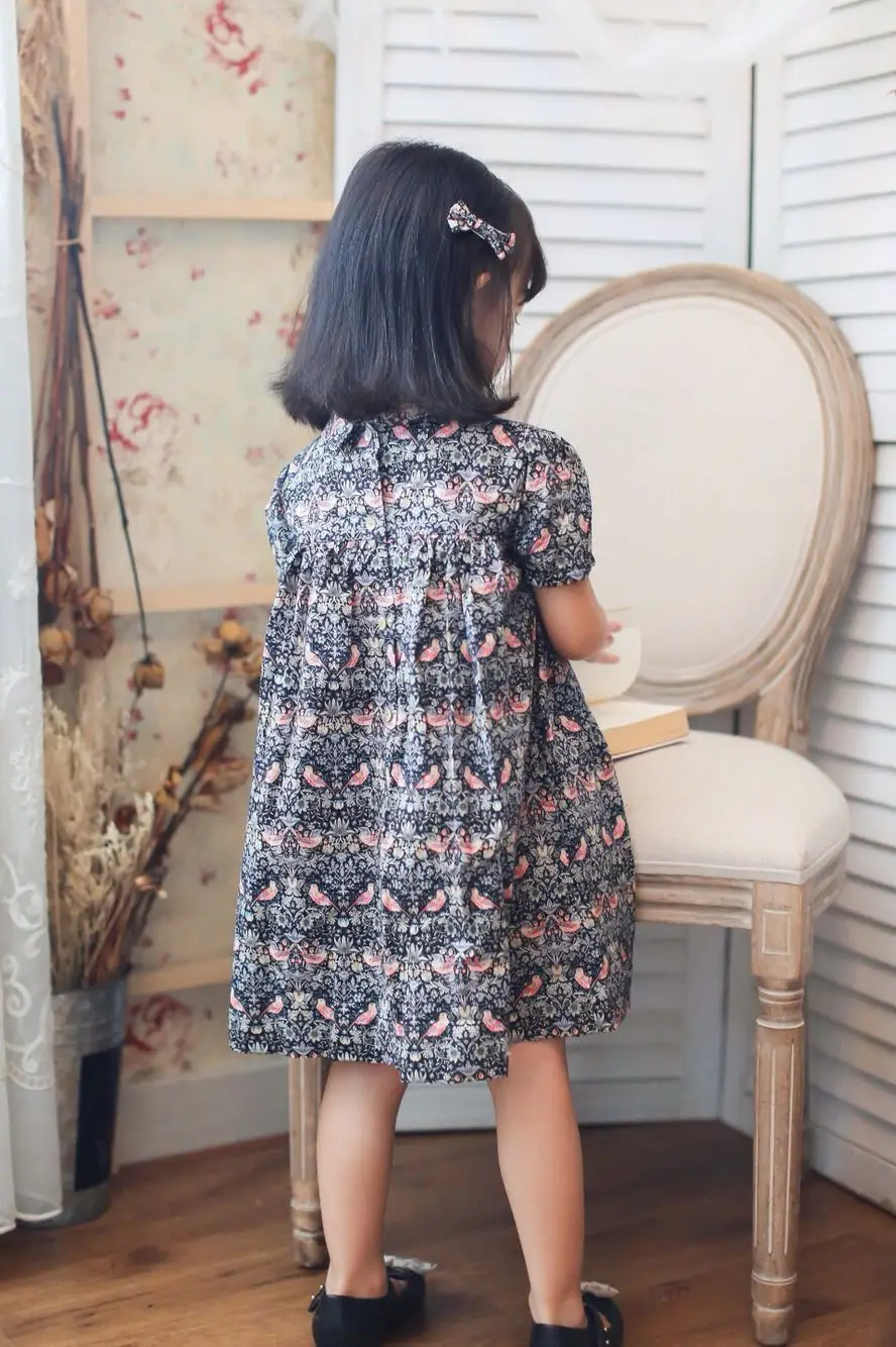 Summer&Spring Floral Pattern Baby Girls Dress Bird Pattern Full Print Perter Pan Party Boutique Dress for Girls Cherry Clothes
Summer&Spring Floral Pattern Baby Girls Dress Bird Pattern Full Print Perter Pan Party Boutique Dress for Girls Cherry Clothes