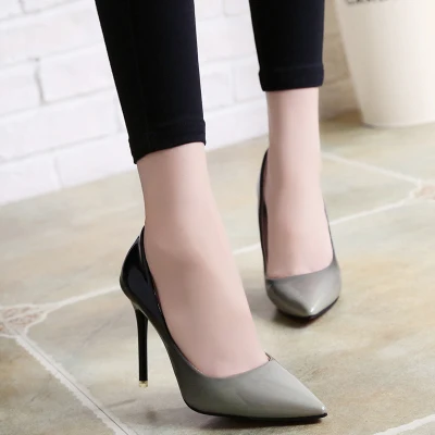 Korean version of the new fashion gradient color pointed high-heeled shoes patent leather shallow mouth comfortable high heels.
Korean version of the new fashion gradient color pointed high-heeled shoes patent leather shallow mouth comfortable high heels.