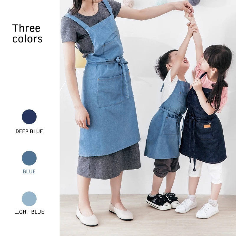 Cotton denim hanging neck kitchen sleeveless apron studio anti-dirty anti-fouling simple apron family cooking cake master apron
Cotton denim hanging neck kitchen sleeveless apron studio anti-dirty anti-fouling simple apron family cooking cake master apron