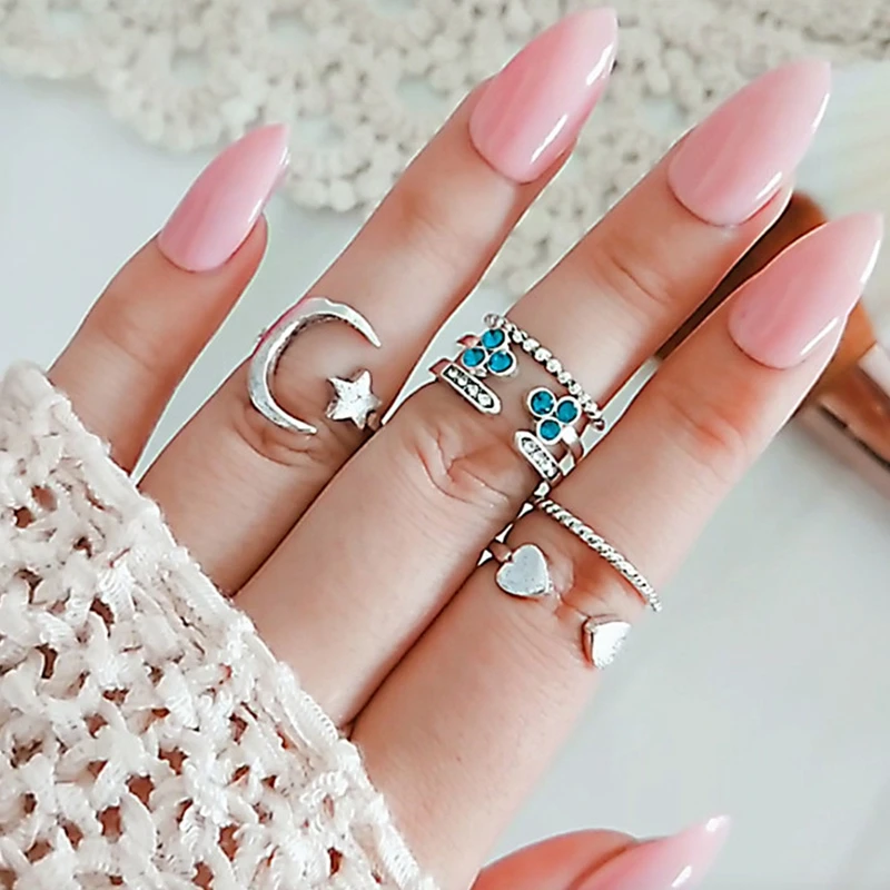 6 Pcs/Set Boho Carving Moon Star Heart Crystal Rings Set for Women Gem Joint Ring Fashion Femme Party Silver Boho Punk Ring Set
6 Pcs/Set Boho Carving Moon Star Heart Crystal Rings Set for Women Gem Joint Ring Fashion Femme Party Silver Boho Punk Ring Set