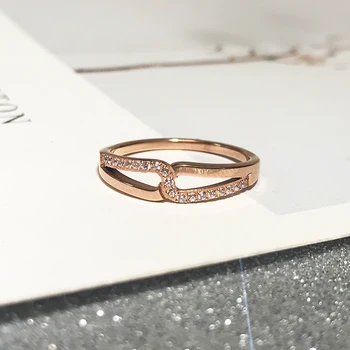 YUN RUO Simple & Chic Shiny Cross Zircon Ring Rose Gold Color Woman Gift Fashion Titanium Steel Jewelry Never Fade Drop Shipping
YUN RUO Simple & Chic Shiny Cross Zircon Ring Rose Gold Color Woman Gift Fashion Titanium Steel Jewelry Never Fade Drop Shipping