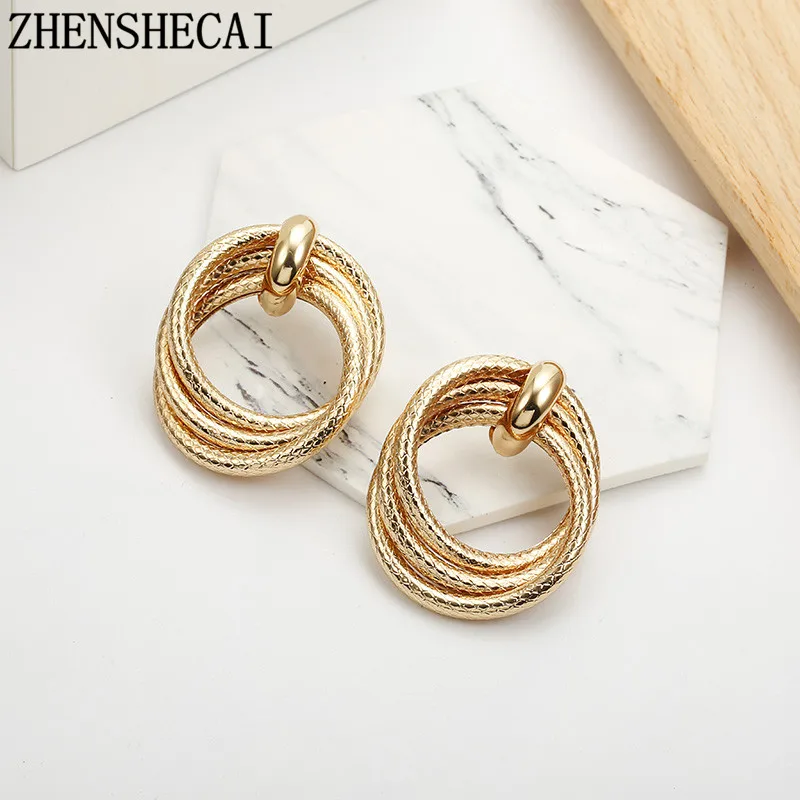 Trendy Vintage Gold color Metal Round stud Earrings For Women iron Big Statement Earring Female punk Hanging Jewelry
Trendy Vintage Gold color Metal Round stud Earrings For Women iron Big Statement Earring Female punk Hanging Jewelry