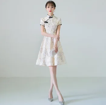 Champagne Summer Women Sexy Flowers Traditional Chinese Embroidery Dress Cheongsam Evening Dress Short Sleeve Qipao Dresses
Champagne Summer Women Sexy Flowers Traditional Chinese Embroidery Dress Cheongsam Evening Dress Short Sleeve Qipao Dresses