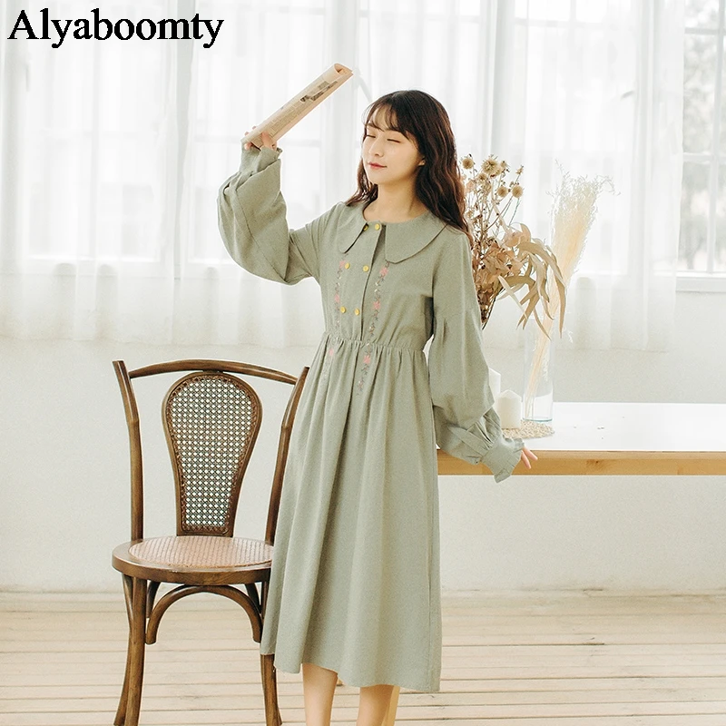 Mori Girl Spring Fall Women Long Dress Peter Pan Collar Floral Embroidery Sweet Dress Elegant Lantern Sleeve Vintage Cute Dress
Mori Girl Spring Fall Women Long Dress Peter Pan Collar Floral Embroidery Sweet Dress Elegant Lantern Sleeve Vintage Cute Dress