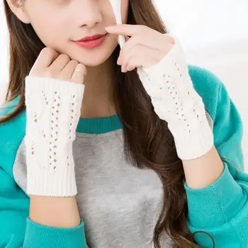 Stylish Leaf Pattern Women's Winter Soft Warm Elastic Knitted Half Finger Gloves new
Stylish Leaf Pattern Women's Winter Soft Warm Elastic Knitted Half Finger Gloves new