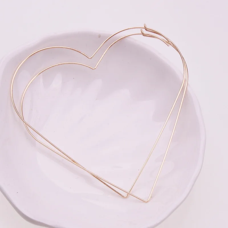 M MISM Street Vintage Women Punk Hoop Earrings Girls Big Statement Earrings Heart Shape Star Boucle D'Oreille Metal Oorbellen
M MISM Street Vintage Women Punk Hoop Earrings Girls Big Statement Earrings Heart Shape Star Boucle D'Oreille Metal Oorbellen