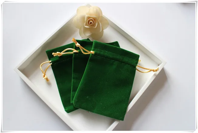 Customized Logo green velvet bag Christmas drawstring gift bags velvet gift bag Free Shipping
Customized Logo green velvet bag Christmas drawstring gift bags velvet gift bag Free Shipping