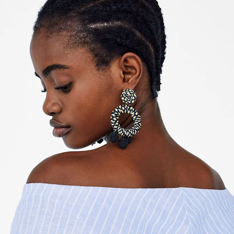 Girlgo 2018 New ZA Round Circle Rope Statement Drop Earrings for Women Cute Heart Pendant Beads Dangle Bohemia Jewelry Earrings
Girlgo 2018 New ZA Round Circle Rope Statement Drop Earrings for Women Cute Heart Pendant Beads Dangle Bohemia Jewelry Earrings