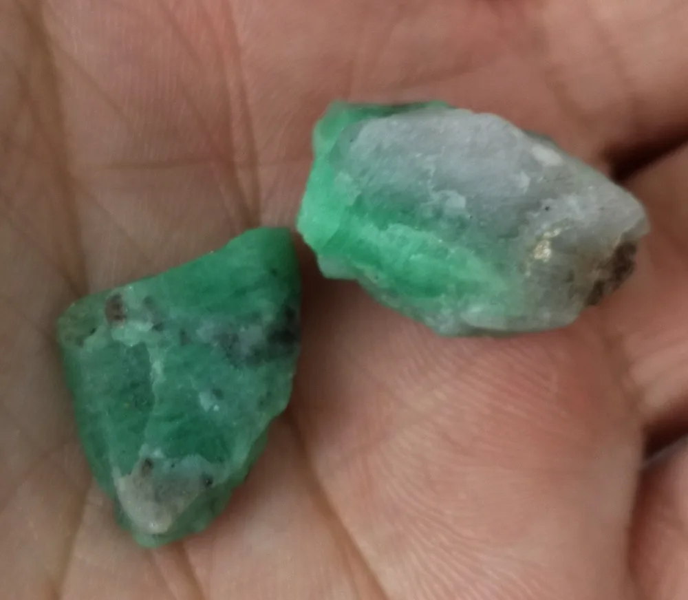 Special price! Natural rare emerald mineral crystal teaching specimen stone collection from China
Special price! Natural rare emerald mineral crystal teaching specimen stone collection from China