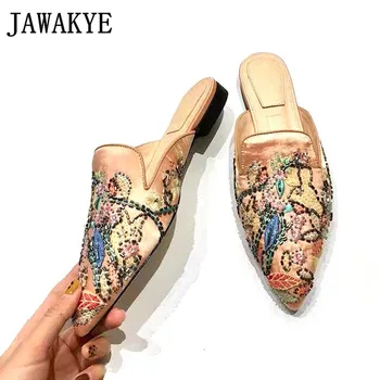 2019 Embroider Crystal satin slippers women pointed toe leather woman shoes sexy flat heel casual slippers Muller shoes summer
2019 Embroider Crystal satin slippers women pointed toe leather woman shoes sexy flat heel casual slippers Muller shoes summer