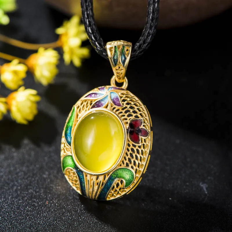Винтажное ювелирное изделие Cloisonne из тайского серебра, женские сгоревшие синие цветы, натуральный желтый Агат, подвеска из стерлингового серебра 925 пробы
Винтажное ювелирное изделие Cloisonne из тайского серебра, женские сгоревшие синие цветы, натуральный желтый Агат, подвеска из стерлингового серебра 925 пробы