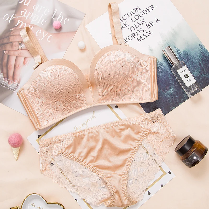 Strapless Wedding dress Underwear Seamless Ring Non-slip Gather together Comfortable girl sexy Beautiful back Invisible Bra Set
Strapless Wedding dress Underwear Seamless Ring Non-slip Gather together Comfortable girl sexy Beautiful back Invisible Bra Set