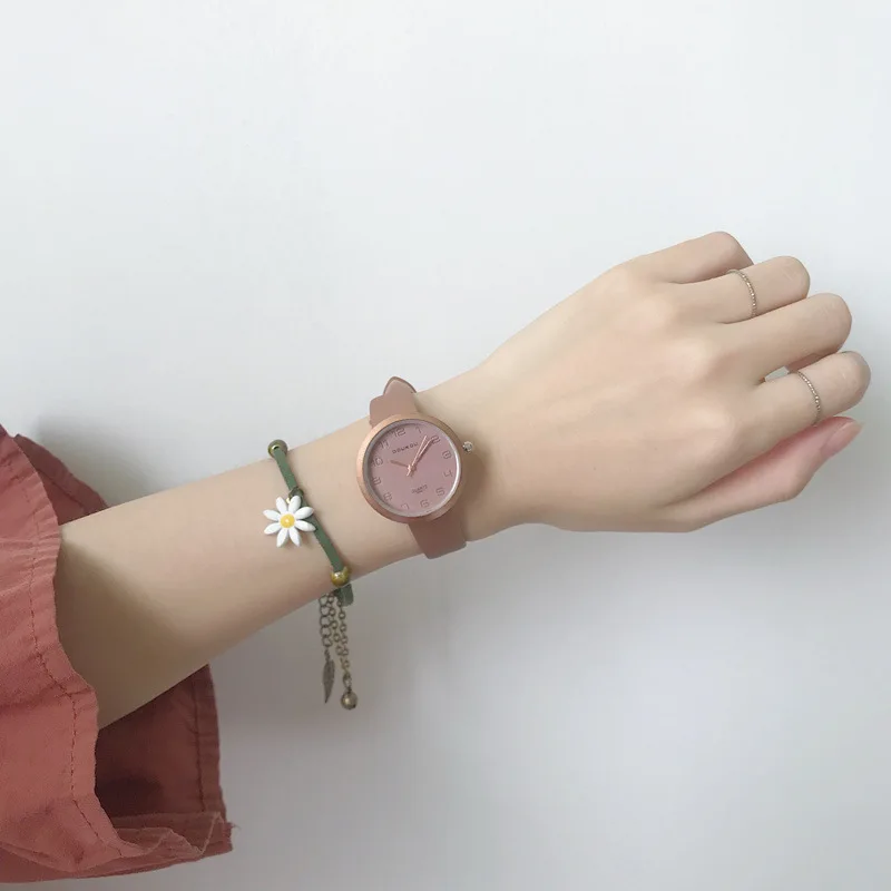 Retro Brown Ladies Watches 2019 New Fashion Women Wristwatches Simple Number Dial Female Quartz Watch Woman Leather Clock
Retro Brown Ladies Watches 2019 New Fashion Women Wristwatches Simple Number Dial Female Quartz Watch Woman Leather Clock