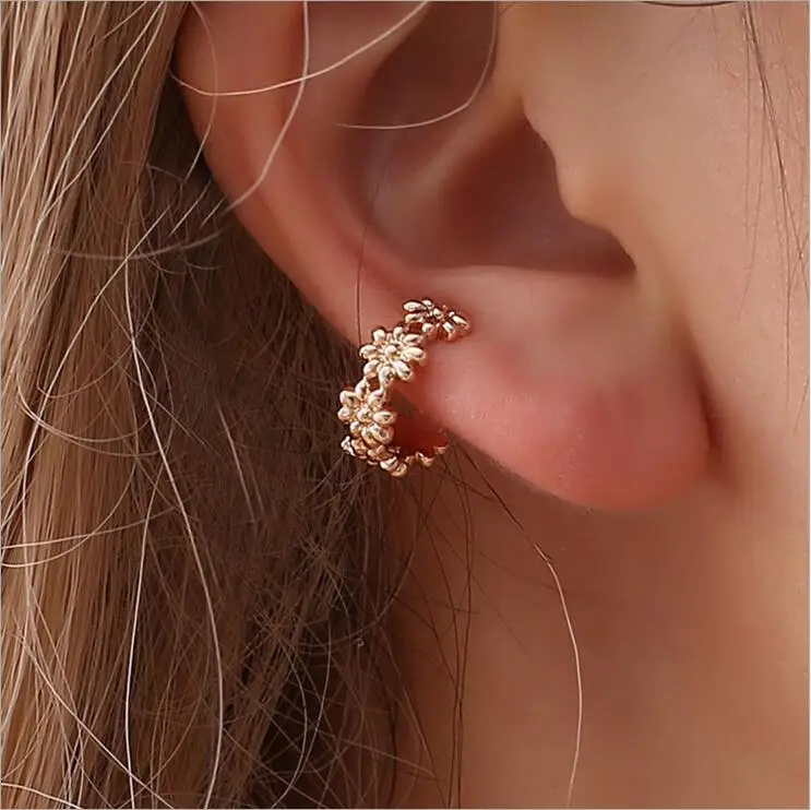 1PCS Trendy Small Round Ear Cuff Earrings for Women Gold and Silver Plated Flower metal Clip Earrings Without Piercing
1PCS Trendy Small Round Ear Cuff Earrings for Women Gold and Silver Plated Flower metal Clip Earrings Without Piercing