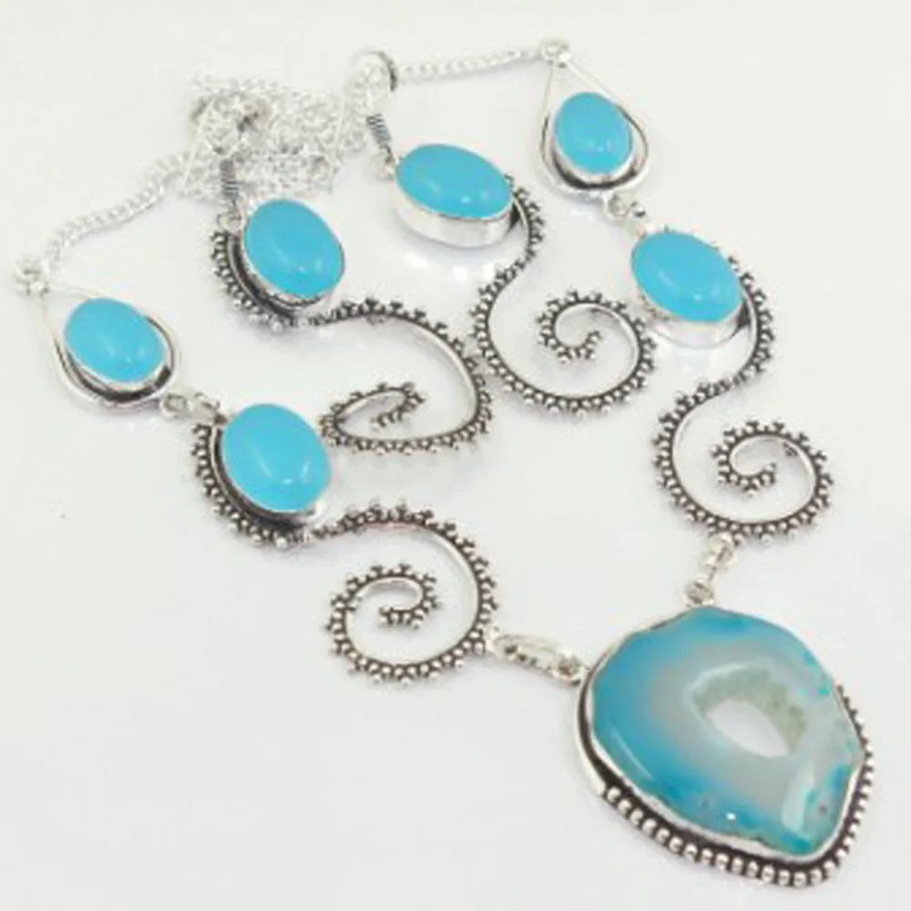 Solar Quarts & Chalcedony Necklace Earing Silver Overlay over Copper, 56cm , N3113
Solar Quarts & Chalcedony Necklace Earing Silver Overlay over Copper, 56cm , N3113