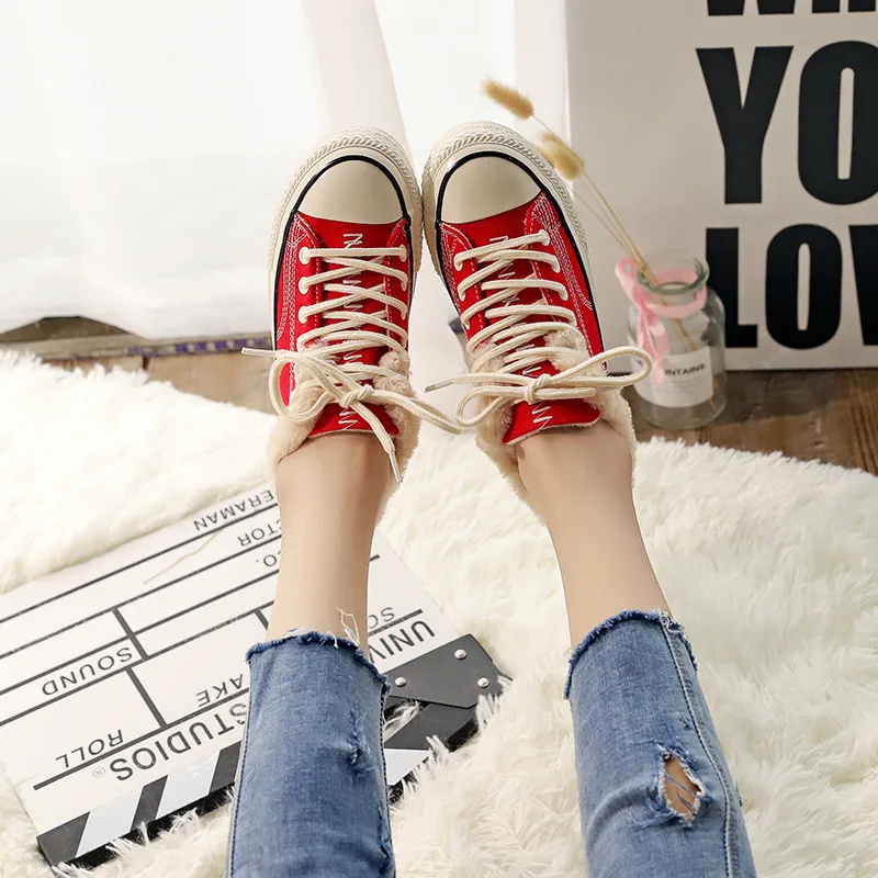 2018 winter Female Plush Velvet Fur Warm Winter Shoes Lady Warm Short lace-up canvas shoes shallow flat heel casual shoes
2018 winter Female Plush Velvet Fur Warm Winter Shoes Lady Warm Short lace-up canvas shoes shallow flat heel casual shoes