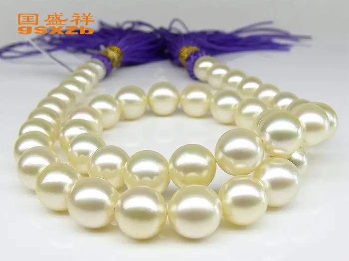 AAA 13-14mm natural Australian south seas gold pearl necklace 18inch 14K (9.13)
AAA 13-14mm natural Australian south seas gold pearl necklace 18inch 14K (9.13)