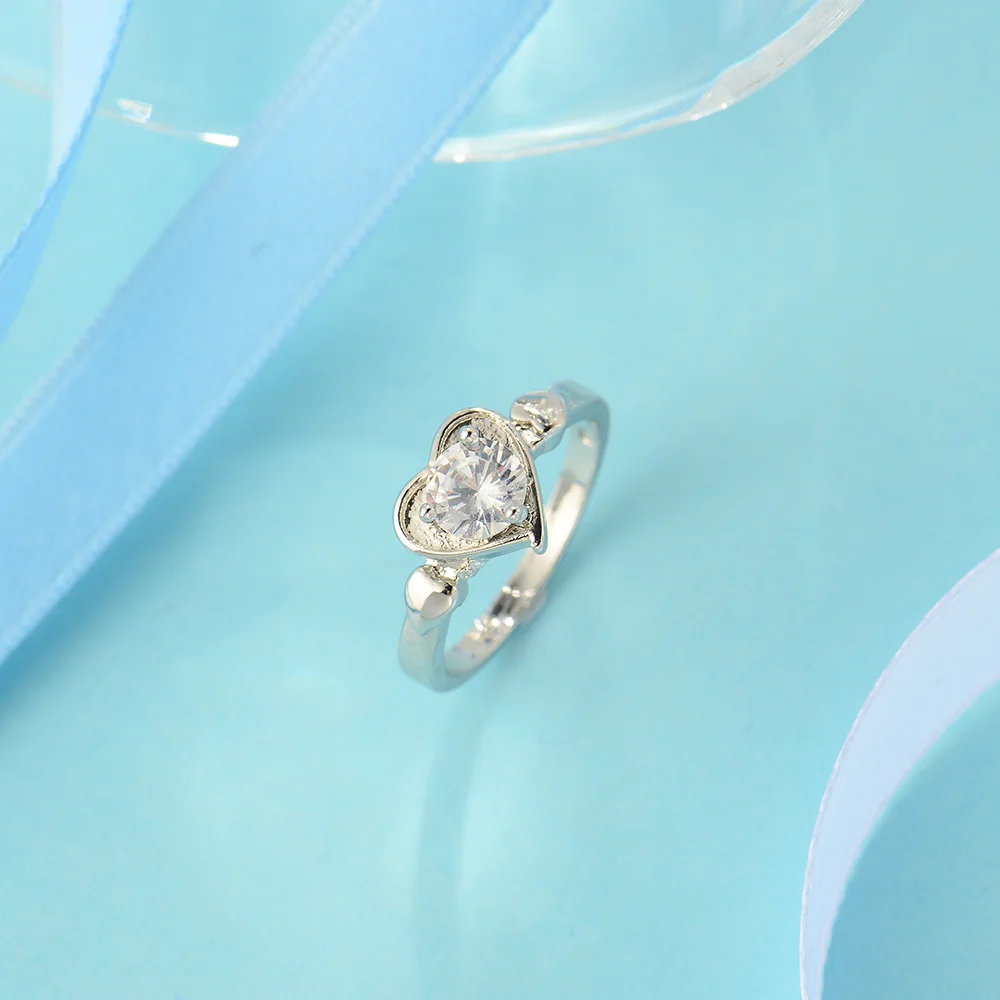 QGGLE Fashion High Quality Copper AAA Zircon Silver Color Heart Rings for Women Female Finger Ring Jewelry
QGGLE Fashion High Quality Copper AAA Zircon Silver Color Heart Rings for Women Female Finger Ring Jewelry