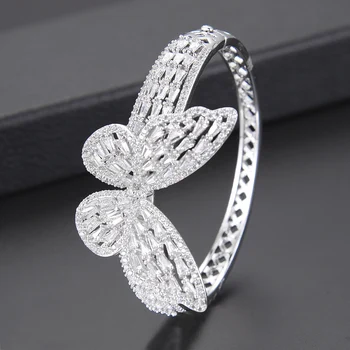 Deluxe woman bracelet and bangle Shape Butterfly Shape Hollow Full Cubic Zirconia Inlaid For Engagement bijoux femme
Deluxe woman bracelet and bangle Shape Butterfly Shape Hollow Full Cubic Zirconia Inlaid For Engagement bijoux femme