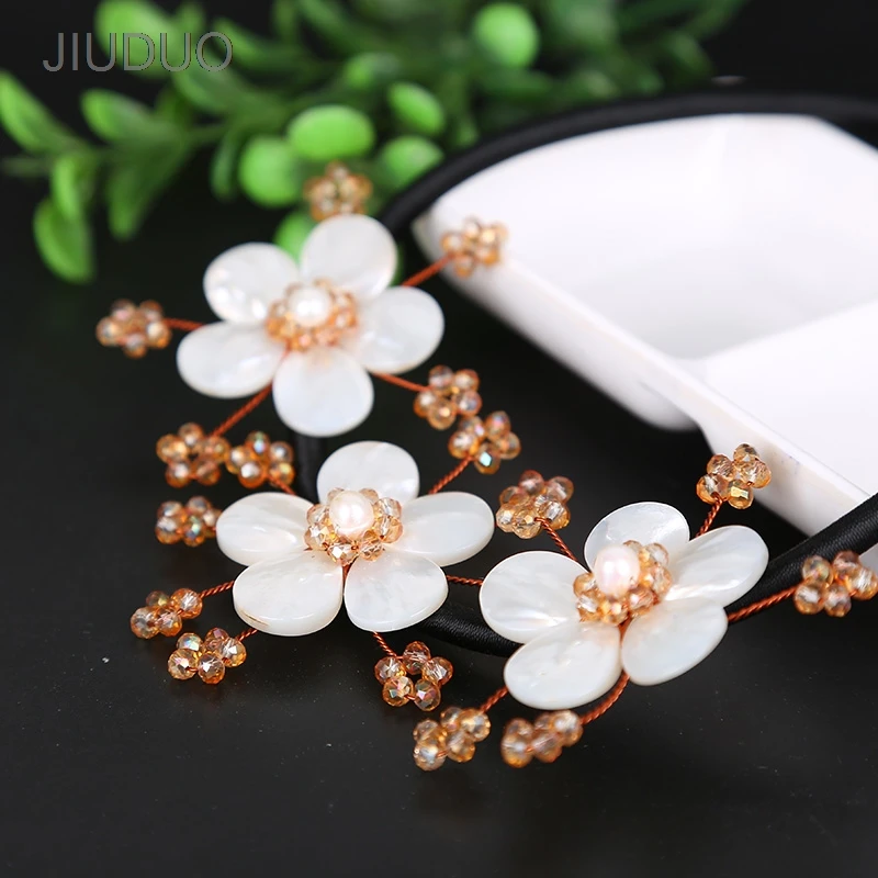 Creative shell bracelet for women and Crystal Bracelet with stone Large charming jewelry identification design factory
Creative shell bracelet for women and Crystal Bracelet with stone Large charming jewelry identification design factory