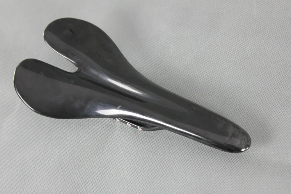 High quality light carbon saddle Bicycle saddle UD Glossy or Matte finish available
High quality light carbon saddle Bicycle saddle UD Glossy or Matte finish available
