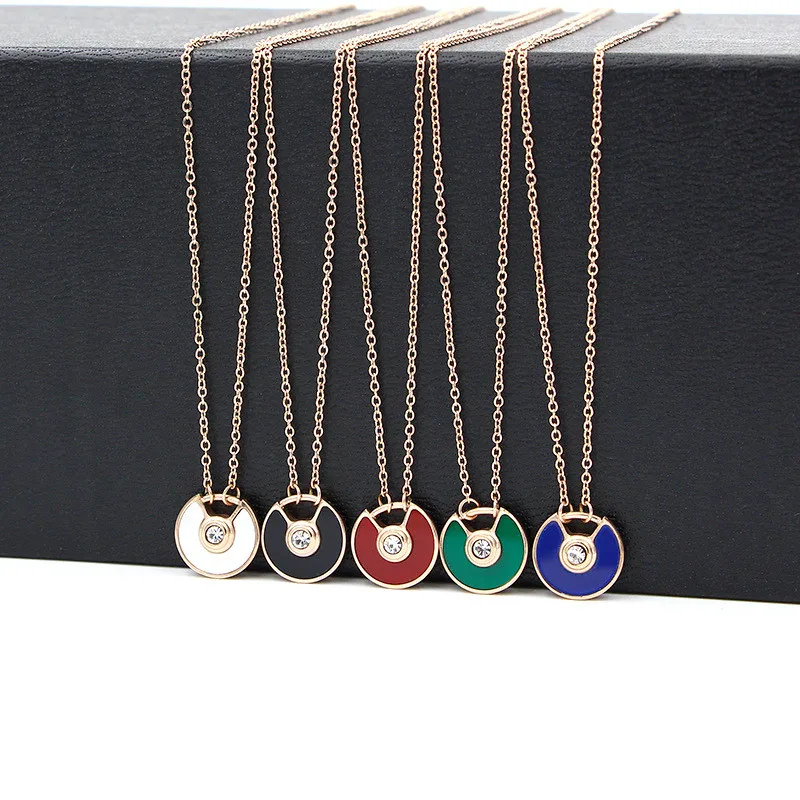 Fashion Necklace 316L Stainless Steel Round White/Black Shell Charm Saucer Pendant Wiht Zircon Love Necklace For Woman K0031
Fashion Necklace 316L Stainless Steel Round White/Black Shell Charm Saucer Pendant Wiht Zircon Love Necklace For Woman K0031
