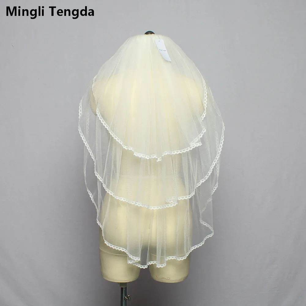 2018 Fingertip Veil with Comb Bridal Veils Three Layers Lace Edge Wedding Veil Wedding Accessories Mingli Tengda Voile De Mariee
2018 Fingertip Veil with Comb Bridal Veils Three Layers Lace Edge Wedding Veil Wedding Accessories Mingli Tengda Voile De Mariee