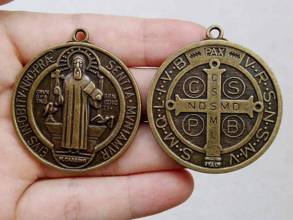 Free Shipping 1pcs 40x50mm bronze Christian sacramental containing symbols text related to the life of Saint Benedict of Nursia
Free Shipping 1pcs 40x50mm bronze Christian sacramental containing symbols text related to the life of Saint Benedict of Nursia