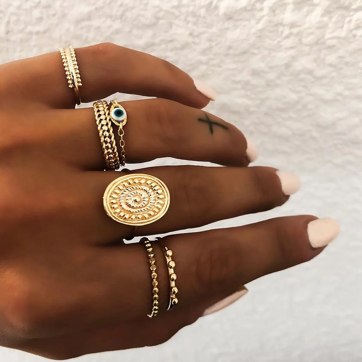 Gold Color Vintage Oval Evil Eye Ring Set For Women Bohemian Round Alloy Devil's Eye Rings Set Personality Party Jewelry A325
Gold Color Vintage Oval Evil Eye Ring Set For Women Bohemian Round Alloy Devil's Eye Rings Set Personality Party Jewelry A325