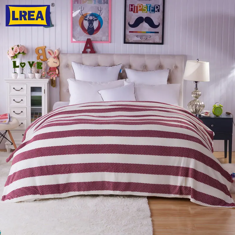 Brand small blanket travel blanket airplane polar fleece fabric sleeping blanket cover the bed throw blanket for sofa
Brand small blanket travel blanket airplane polar fleece fabric sleeping blanket cover the bed throw blanket for sofa