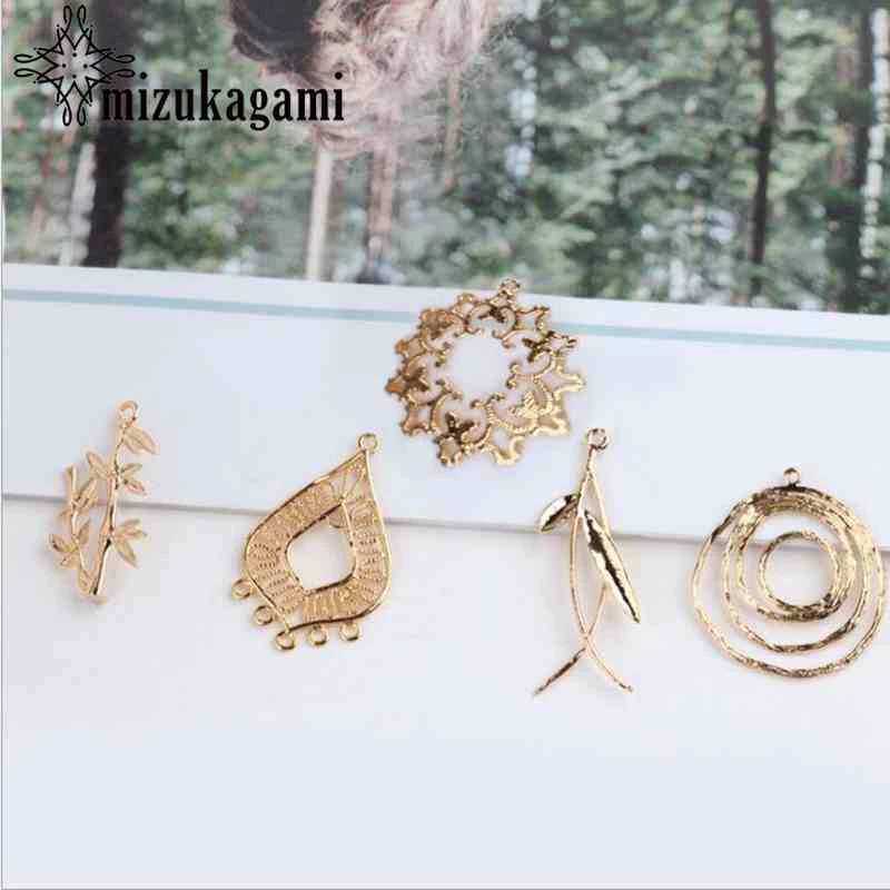 Golden Metal Copper Geometry Charms Connector 10pcs/lot For DIY Fashion Pendant Earrings Jewelry Production Matching
Golden Metal Copper Geometry Charms Connector 10pcs/lot For DIY Fashion Pendant Earrings Jewelry Production Matching