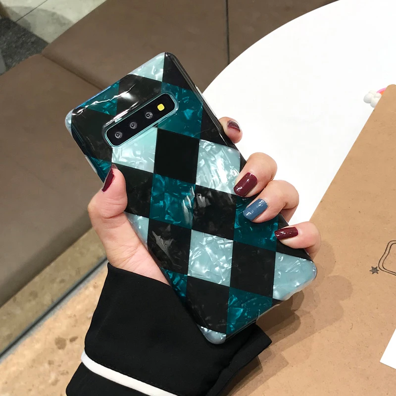 Retro Rhombus Grid Soft Silicone Cases For Samsung Galaxy S8 S9 S10 Plus Fashion Conch Shell Phone Cover For Samsung Note 8 9
Retro Rhombus Grid Soft Silicone Cases For Samsung Galaxy S8 S9 S10 Plus Fashion Conch Shell Phone Cover For Samsung Note 8 9