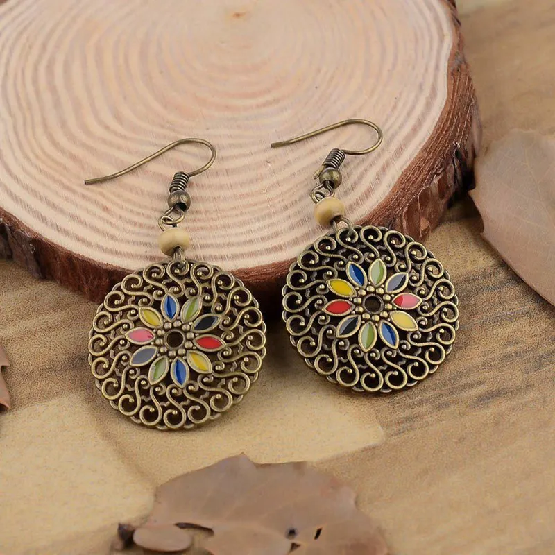 Flower Pattern Sweet Dangle Earrings Boho Style Vintage Hollow Round Lady Girls Pendant Hollow Enamel
Flower Pattern Sweet Dangle Earrings Boho Style Vintage Hollow Round Lady Girls Pendant Hollow Enamel