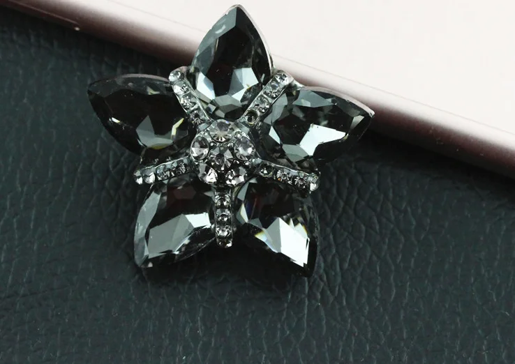 Free shipping 5pcs/lot Black Crystal high-grade mink garment button cashmere coat buttons 35mm diamond decorative button
Free shipping 5pcs/lot Black Crystal high-grade mink garment button cashmere coat buttons 35mm diamond decorative button