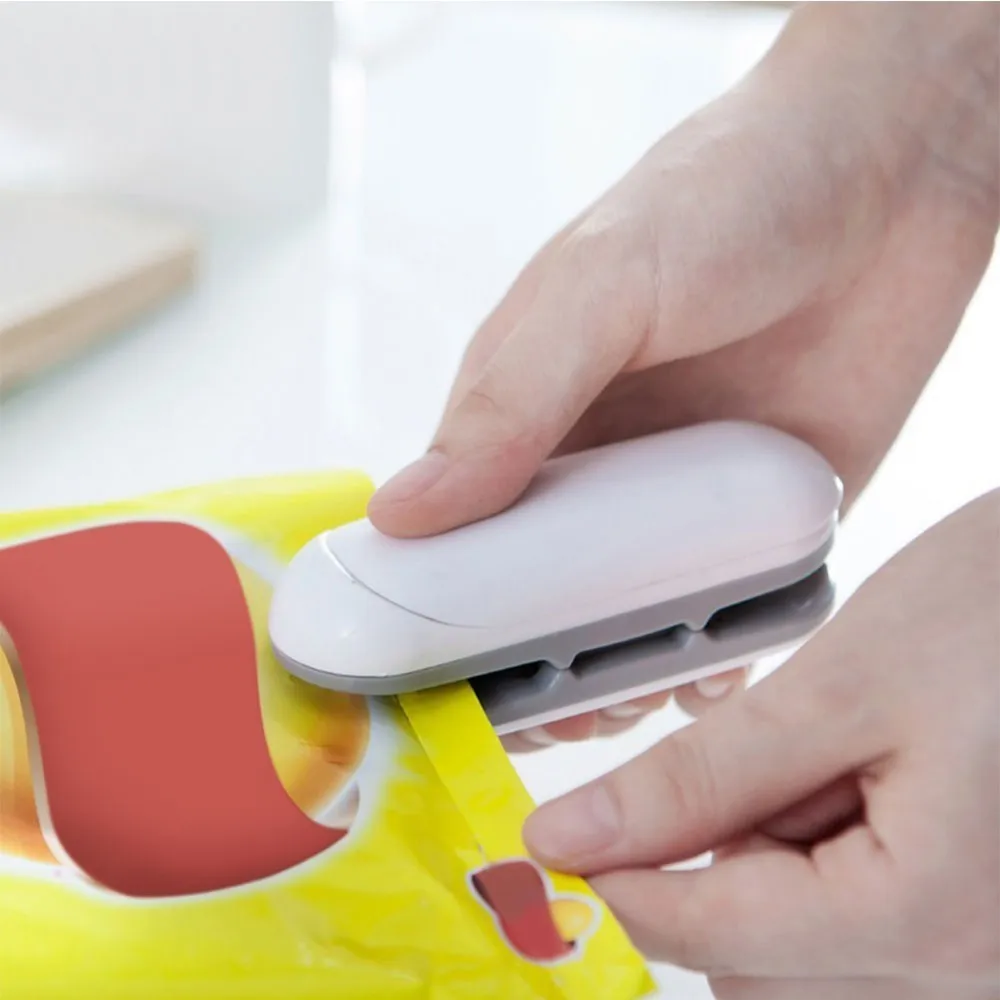 Portable Mini Sealing Machine Household Appliances Snacks Packaging Vacuum Plastic Bag Heat Sealing Machine Closing Capper
Portable Mini Sealing Machine Household Appliances Snacks Packaging Vacuum Plastic Bag Heat Sealing Machine Closing Capper