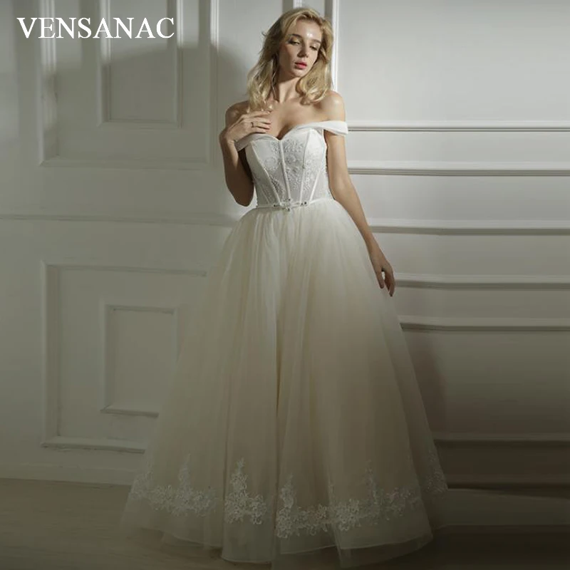 VENSANAC 2018 Sweetheart Lace Appliques Ball Gown Wedding Dresses Off The Shoulder Crystal Backless Bridal Gowns
VENSANAC 2018 Sweetheart Lace Appliques Ball Gown Wedding Dresses Off The Shoulder Crystal Backless Bridal Gowns