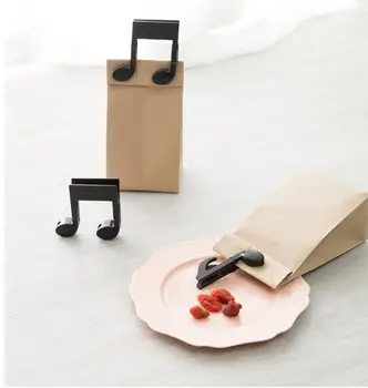 New Note style 10set Clothes Photo Paper Peg Clothespin Laundry Hangers Wedding Party Natural Clip Food sealing clip
New Note style 10set Clothes Photo Paper Peg Clothespin Laundry Hangers Wedding Party Natural Clip Food sealing clip