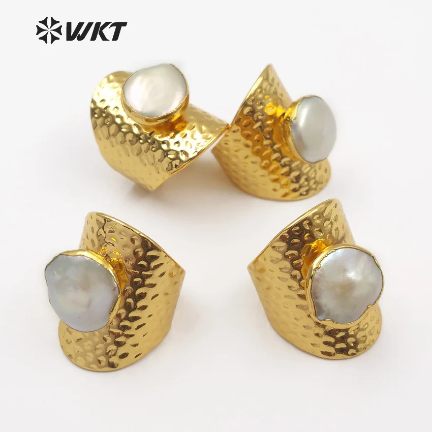 WT-R306 Round Shape Natural Freshwater Pearl In Middle With Gold Electroplated Ring Women Vintage Ring Jewelry
WT-R306 Round Shape Natural Freshwater Pearl In Middle With Gold Electroplated Ring Women Vintage Ring Jewelry