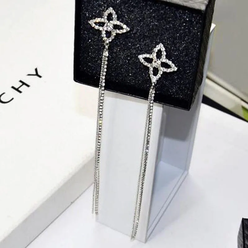 Elegant Bling CZ Rhinestones Long Tassel Rhinestone Dangle Earrings for Women Shiny Diamante Crystal Gold/Silver Color Jewelry
Elegant Bling CZ Rhinestones Long Tassel Rhinestone Dangle Earrings for Women Shiny Diamante Crystal Gold/Silver Color Jewelry