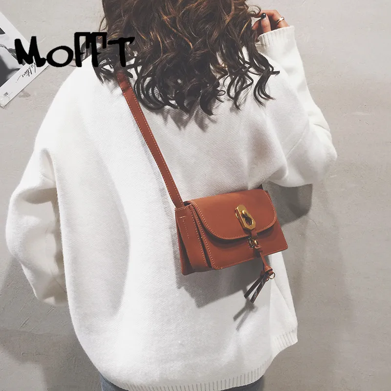 MOFFT Fashion Rivet Chain Strap Ladies Handbags Desiger Bags Famous Brand Women Bags 2018 High Quality PU Leather Messager Bags
MOFFT Fashion Rivet Chain Strap Ladies Handbags Desiger Bags Famous Brand Women Bags 2018 High Quality PU Leather Messager Bags