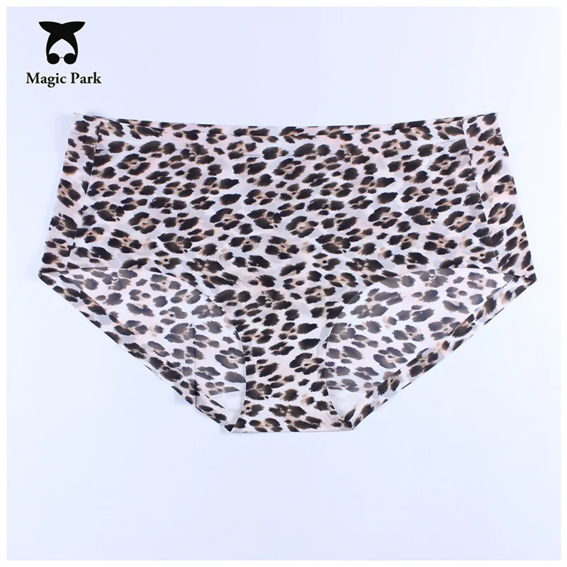 MagicPark Women Underwear Seamless Sexy Leopard Mid Waist 70-85cm Ultra-thin Brand Panties
MagicPark Women Underwear Seamless Sexy Leopard Mid Waist 70-85cm Ultra-thin Brand Panties