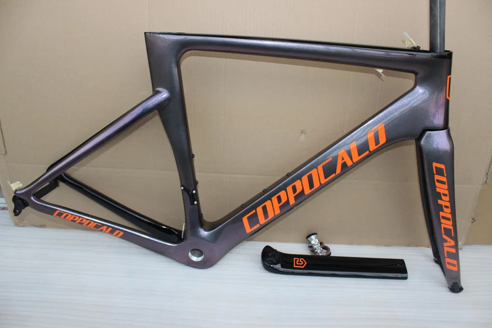 New 2018 aero Carbon Road Frame T1000 carbon racing bike frame +fork+seatpost+headset Cycling bicycle Frames
New 2018 aero Carbon Road Frame T1000 carbon racing bike frame +fork+seatpost+headset Cycling bicycle Frames