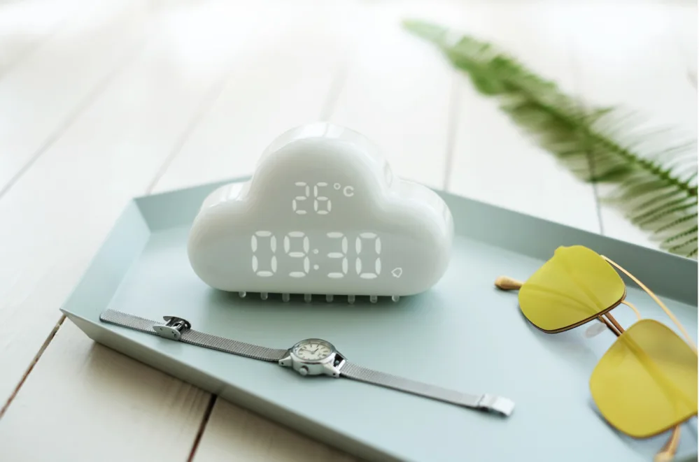 Creative Cloud Alarm Clock Intelligent Voice Control Led Snooze Small Alarm Clock Perpetual Calendar Luminous Electronic Clock
Creative Cloud Alarm Clock Intelligent Voice Control Led Snooze Small Alarm Clock Perpetual Calendar Luminous Electronic Clock