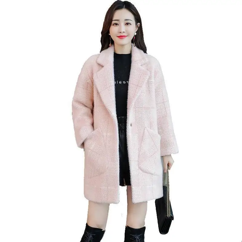 2019 Winter Women Faux Mink Plaid Wool Coat Blend Female High Quality Loose Warm Woolen Casaco Feminino Outerwear Overcoat K66
2019 Winter Women Faux Mink Plaid Wool Coat Blend Female High Quality Loose Warm Woolen Casaco Feminino Outerwear Overcoat K66