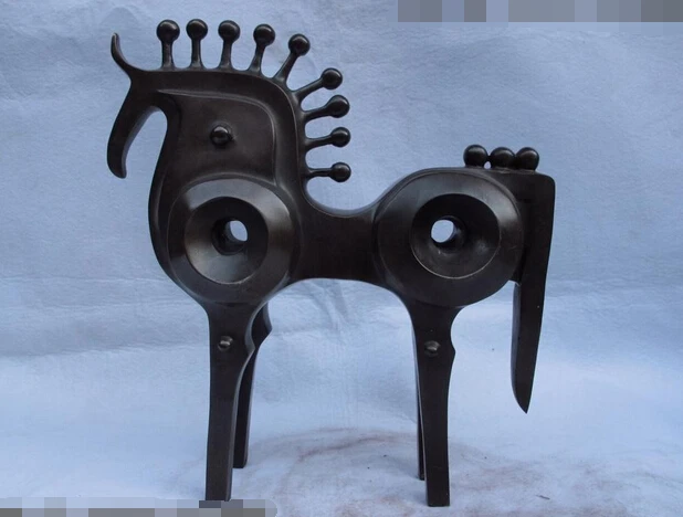wholesale factory Western European Refined Copper Bronze Carving running Steed Horse art Sculpture
wholesale factory Western European Refined Copper Bronze Carving running Steed Horse art Sculpture
