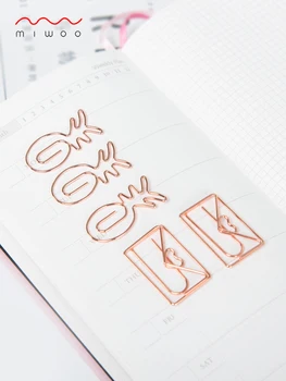 Rose Gold stationery Creative Cute Envelope Pineapple Special-shaped Paper Clip Office Supplies Rose Gold Paper Clips Metal
Rose Gold stationery Creative Cute Envelope Pineapple Special-shaped Paper Clip Office Supplies Rose Gold Paper Clips Metal