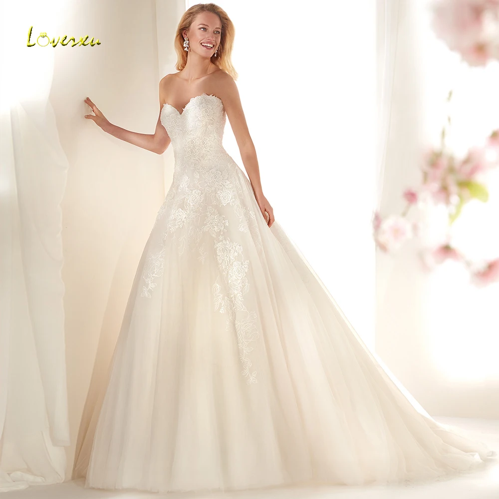 Loverxu Sweetheart A Line Wedding Dress 2019 Graceful Applique Cap Sleeve Backless Bride Dress Court Train Bridal Gown Plus Size
Loverxu Sweetheart A Line Wedding Dress 2019 Graceful Applique Cap Sleeve Backless Bride Dress Court Train Bridal Gown Plus Size